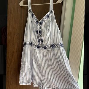 Sleeveless romper, size xl
